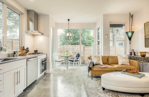 Galindo House | Inviting Guest House with Private Patio, Steps to Downtown