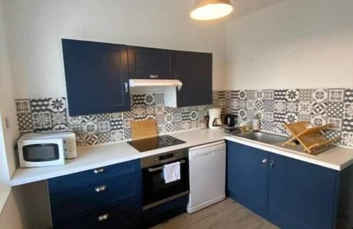 Meschers-sur-Gironde House | Cozy Retreat Steps from Shops and Beach with Spa Amenities