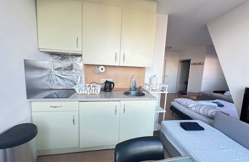 Donaustadt Apartment | Cozy Home Near Metro U1 and U6 - Pet Friendly Stay