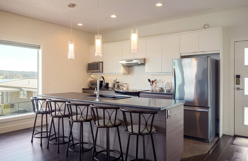 Union Bay House | Cozy Oceanview Escape with Spa & Pool in Union Bay