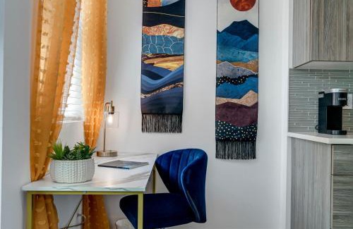 King House | Convenient NE Portland Condo Steps from Williams Ave