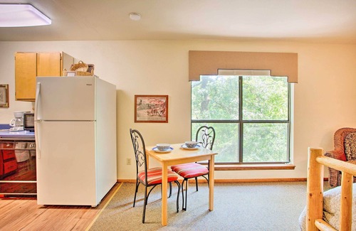 Davis Apartment | Bright Davis Escape: Family-Friendly Retreat with Spa & Kitchen