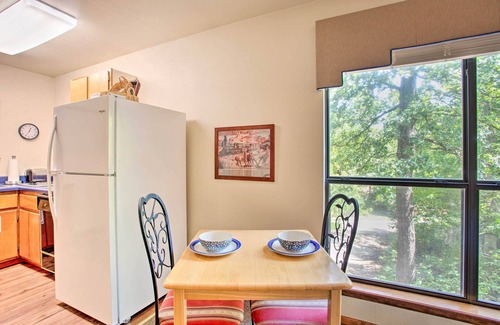 Davis Apartment | Bright Davis Escape: Family-Friendly Retreat with Spa & Kitchen