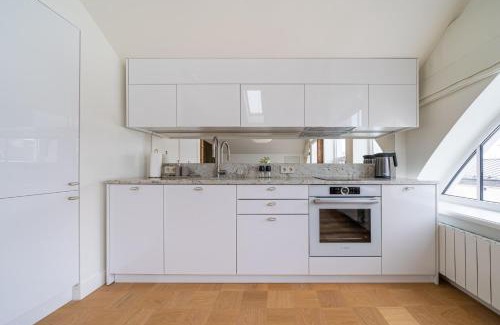 Avoti Apartment | Bright Designer Apartment in City Centre with Great Ratings