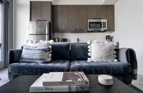 Waller Creek District Apartment | Downtown 1BR with Pool & Business Lounge, Steps from Dining