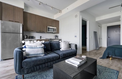 Waller Creek District Apartment | Downtown 1BR with Pool & Business Lounge, Steps from Dining