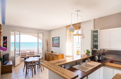 Palavas-les-Flots Villa | Unforgettable Beachside Duplex with Pool and Garden Access