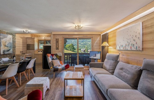 Meribel Village Apartment | Elegant 4-Bedroom Apartment Méribel with Pool & Spa
