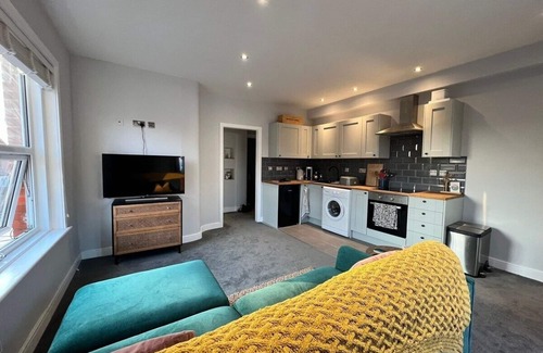 Wimborne Apartment | Bright, first floor, one bedroom flat in Wimborne.