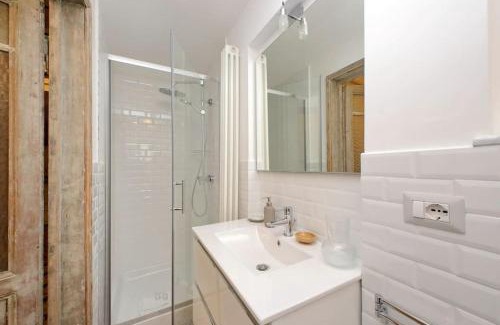 Esquilino Apartment | Bright Flat with Spectacular Views in Central Location