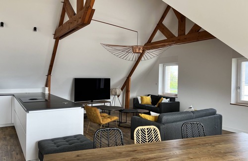 Saint-Guenole House | Brilliant Gîte: Spa, Sea View & Steps from the Shore