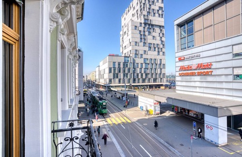 Gundeldingen Apartment | Bright Gundeldingen 4 Room near Basel Main Station