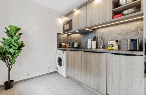 Herzogenaurach Apartment | Bright Herzogenaurach Zentrum: Top-Rated Family Getaway