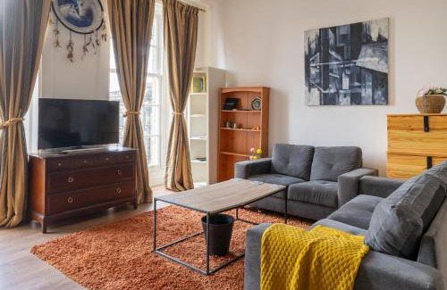 West End Apartment | Inviting 2BD Flat in Central Edinburgh - Family-Friendly Stay