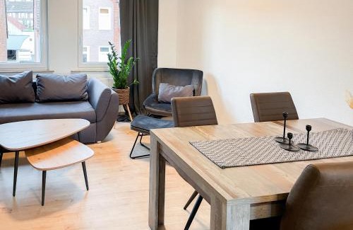 Hildesheim District Apartment | FLATLIGHT: Stylish Apartment with Kitchen & Netflix Access