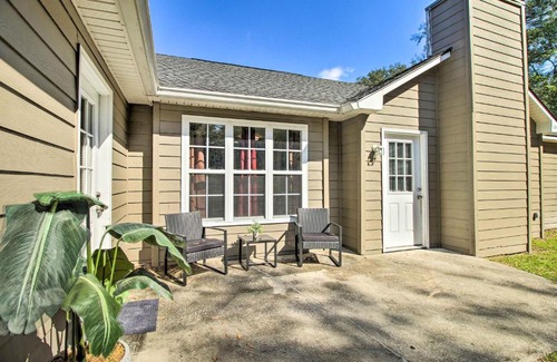 Hinesville House | Inviting Hinesville Home with Yard & Pet-Friendly Perks