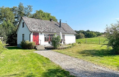 Vallarum House | Bright holiday home in Vollsjö
