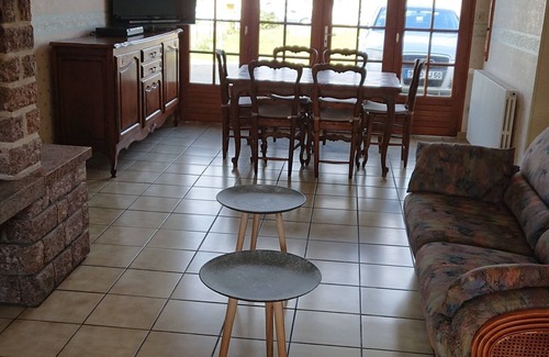 Agon-Coutainville House | Tranquil Retreat in a Spacious Garden Oasis, Rated 10/10