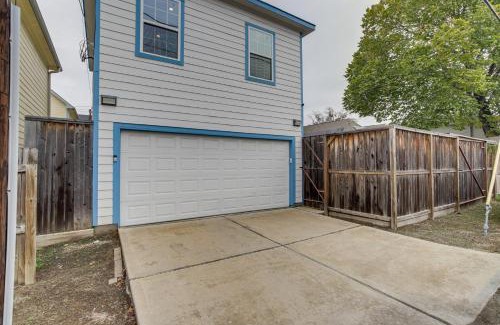 Greater Heights Apartment | Inviting Houston Retreat with Spa - 8 Mi to Downtown