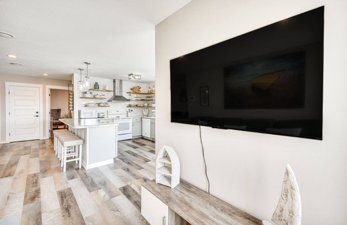 Sea Scape House | Inviting Kitty Hawk Home with Hot Tub Steps from the Beach