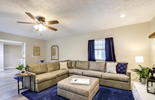 Knoxville House | Inviting Knoxville Vacation Rental with Kid-Friendly Yard