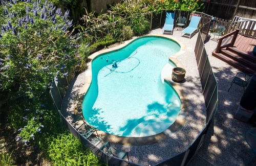 Greater Heights House | Bright Loft Apartment with Pool Access & 10/10 Guest Rating