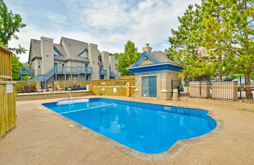 Craigleith House | Bright Condo with Decks, Pool & Tennis - Steps to Lift