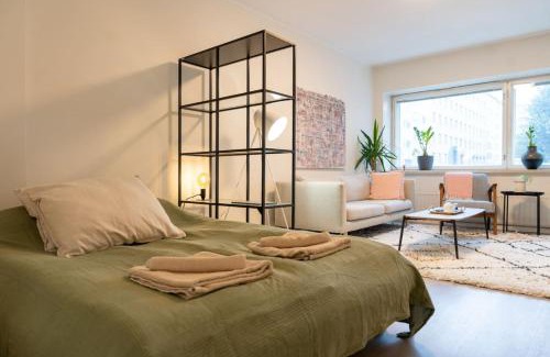Kallio Apartment | Bright, lush and comfortable apartment in Kallio