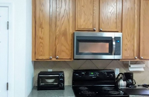 Clarcona House | Inviting 6BR Family Oasis Near Disney with Pool Access
