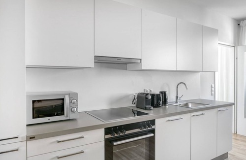 Mariahilf Apartment | Bright Mariahilf 2BR with Elevator near Vibrant Shopping