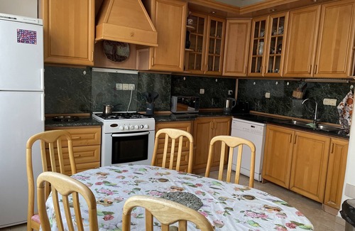 Kentron Apartment | Modern 4BD Apartment in Yerevan - Guest Rated 10/10