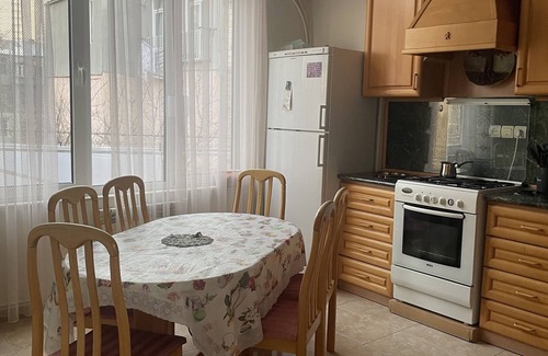 Kentron Apartment | Modern 4BD Apartment in Yerevan - Guest Rated 10/10