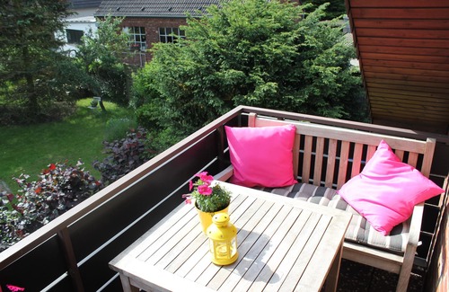 Ratingen Apartment | Modern Two-Room Apartment with Pet-Friendly Amenities