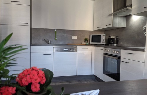 Neu-Anspach Apartment | Modern 77m² Apartment with Pool and Spa - Rated 9.2/10