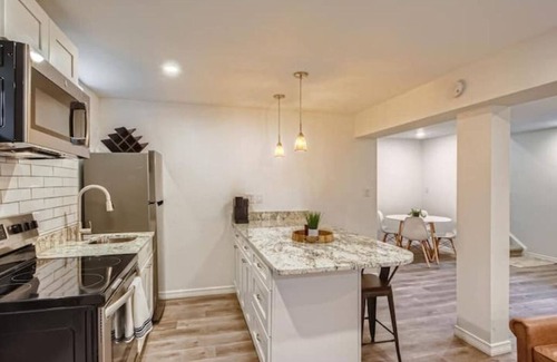 Berkeley House | Bright Berkeley Retreat with Spa & Breakfast Included
