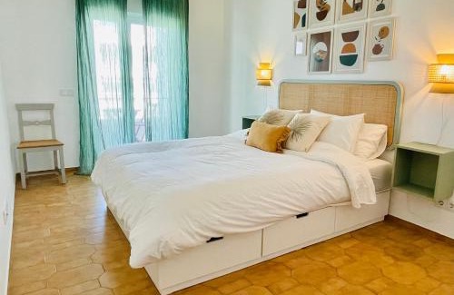 Ameijeira Apartment | Central Modern Apartment in Lagos, Algarve - Guest Rated 10/10