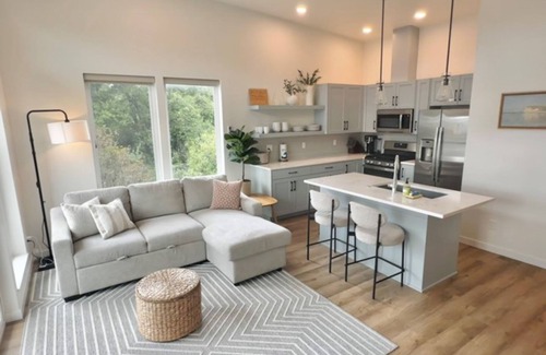 Lincoln City Condo | Bright, modern condo with balcony and WiFi, walking distance to ocean and town