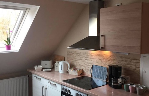 Osterheide Apartment | Bright Modern Bungalow Attic Apartment - Guest Rated 9.8