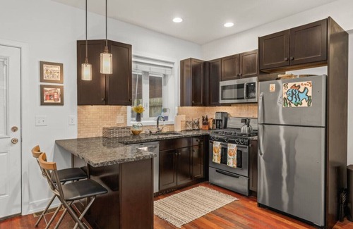 Queen Village House | Modern Home with Patio, Pet & Child-Friendly Amenities