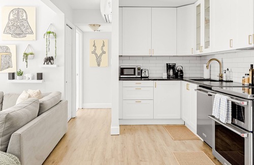 Parkside Condo | Modern King Suite with Pool | Steps from Creekside Trail