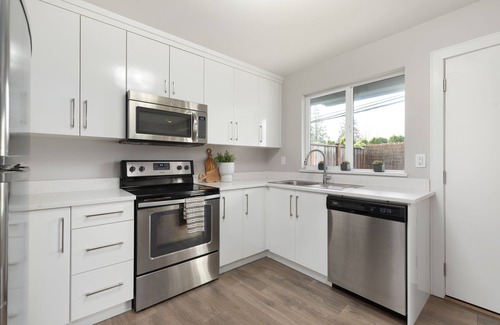 Port Moody House | Relaxing Private Suite with Ocean View - Guest Rated 9.8