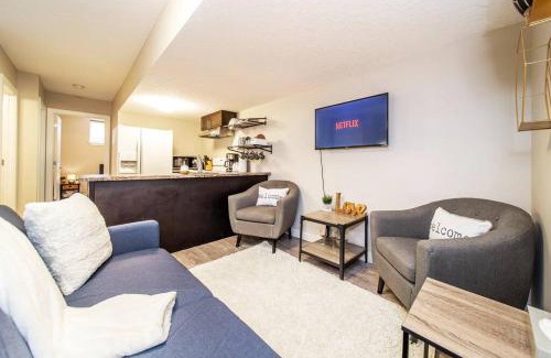 Jasper Place Apartment | Modern Pet-Friendly Suite with Netflix & WiFi Access