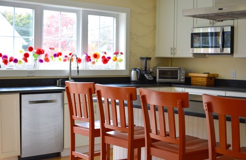 South Burlington House | Modern 4-Bedroom Home for Friends & Family in South-End