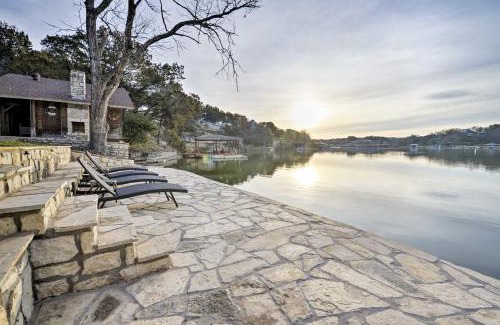 Granbury House | Bright & Breezy Waterfront Retreat at Lake Granbury