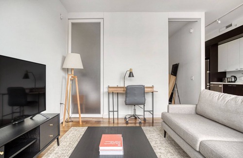 Navy Yard Apartment | Inviting Navy Yard 1BR with Gym, W/D near Nats Park