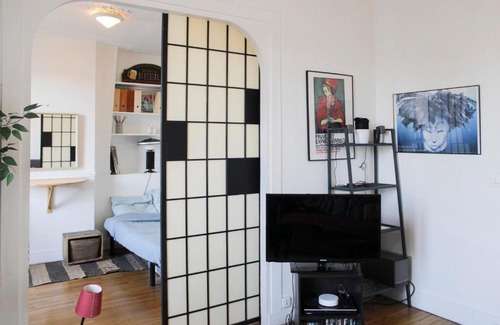 Levallois-Perret Apartment | Cozy Retreat with Eiffel Tower Glimpses & Pet-Friendly Perks