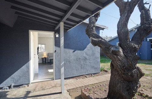 Raisin House | Bright & New King Back House in Tower District – 10/10 Rated