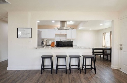Raisin House | New KINGS Hotel: Guest Rated 10/10 with Family-Friendly Amenities