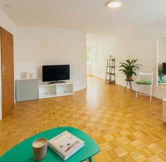 Wurenlos Apartment | Bright newly furnished apartment with workspace and garden area near Zurich
