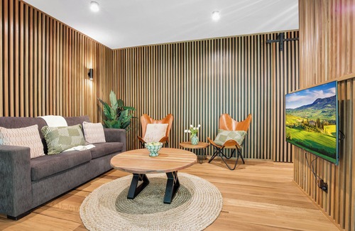 Bright Apartment | Bright on the River: Family-Friendly Retreat with Kitchen